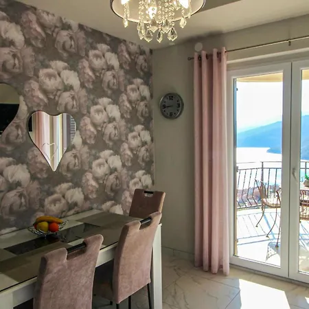 Apartment Cozy In With Kitchen Rabac