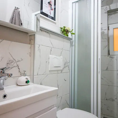 דירה Two-bedroom In