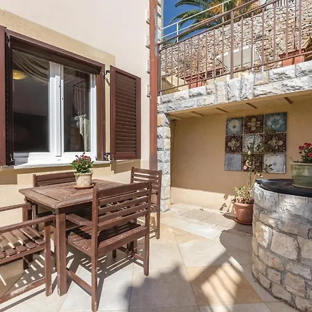 Two-bedroom In דירה