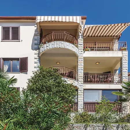 דירה Two-bedroom In